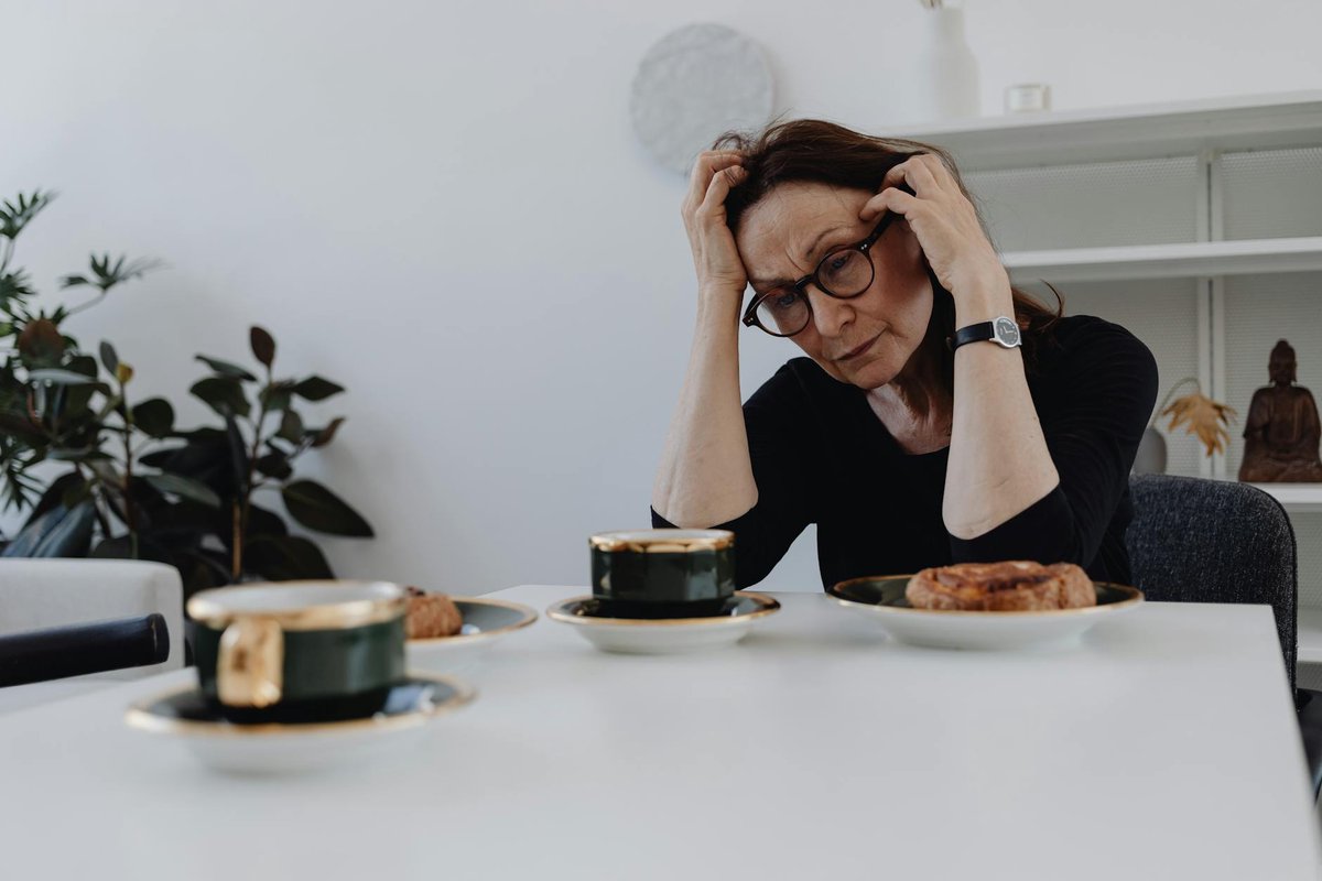 Cuando el estrés se parece a la menopausia: Cómo distinguir síntomas superpuestos y recuperar claridad diagnóstica